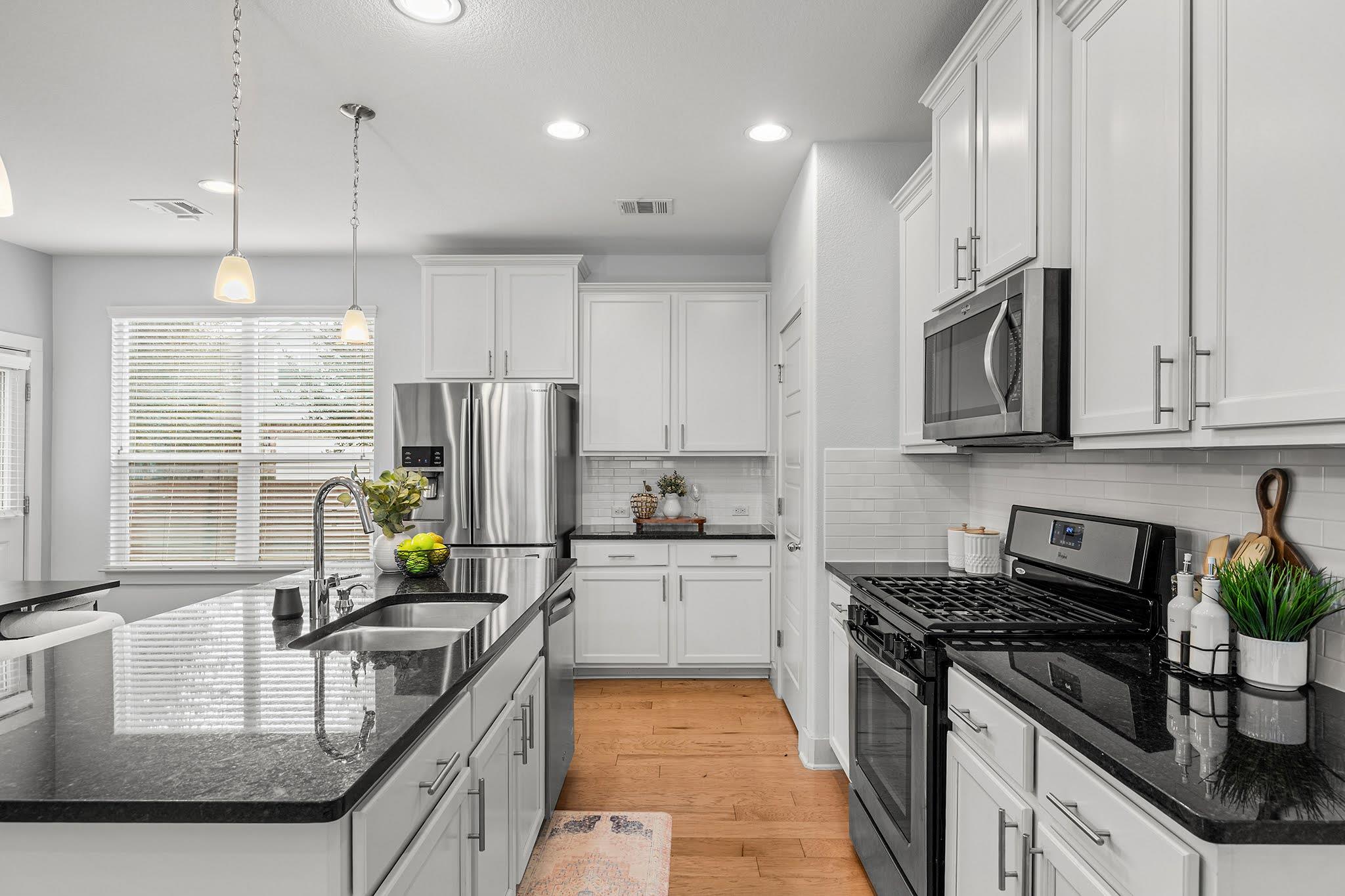 Image 8 of 33 For 2315 Capulet St