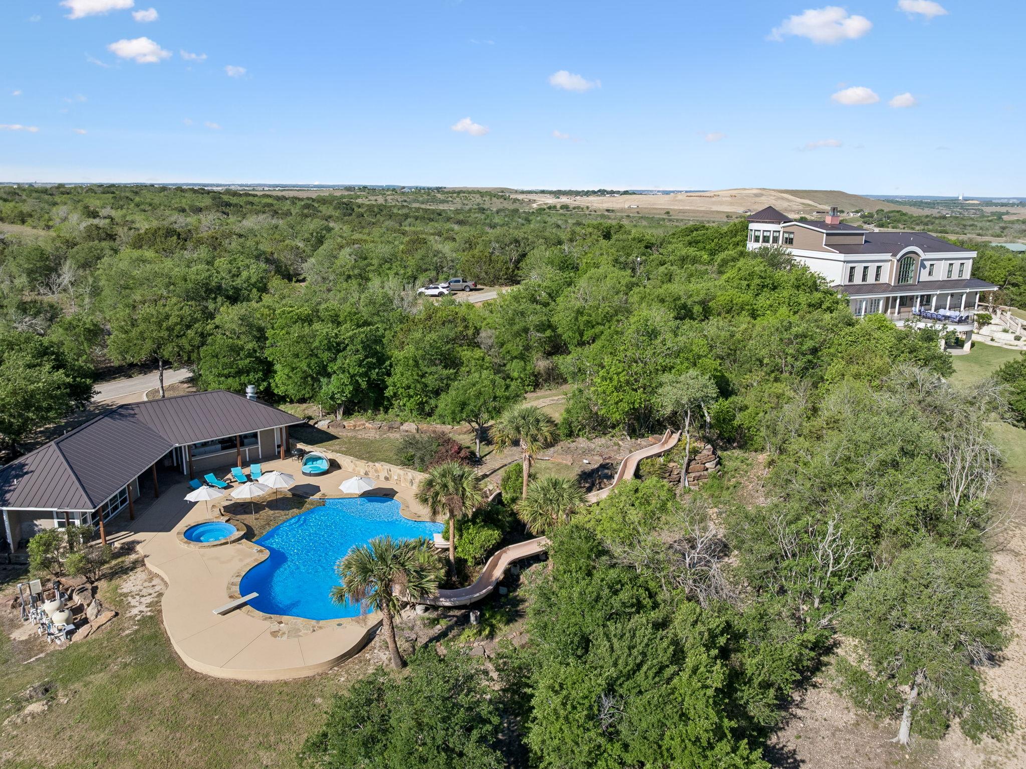 Image 3 of 40 For 999 Schwarzlose Rd