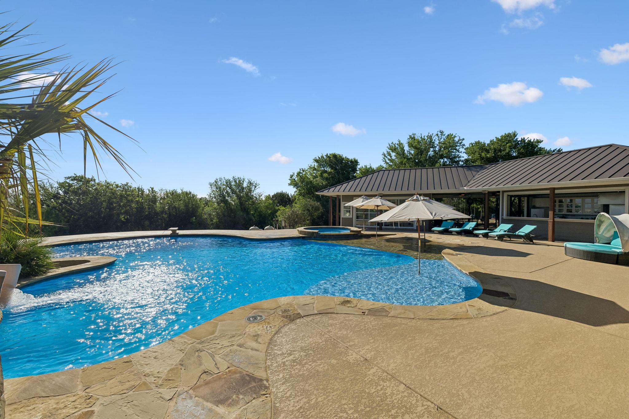 Image 4 of 40 For 999 Schwarzlose Rd