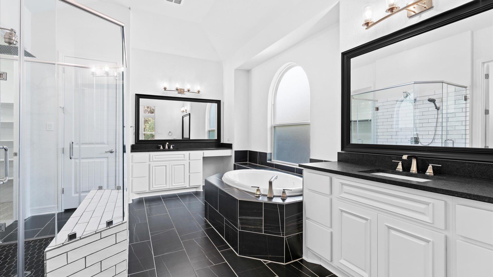 Image 16 of 39 For 2382 Geneseo Oaks