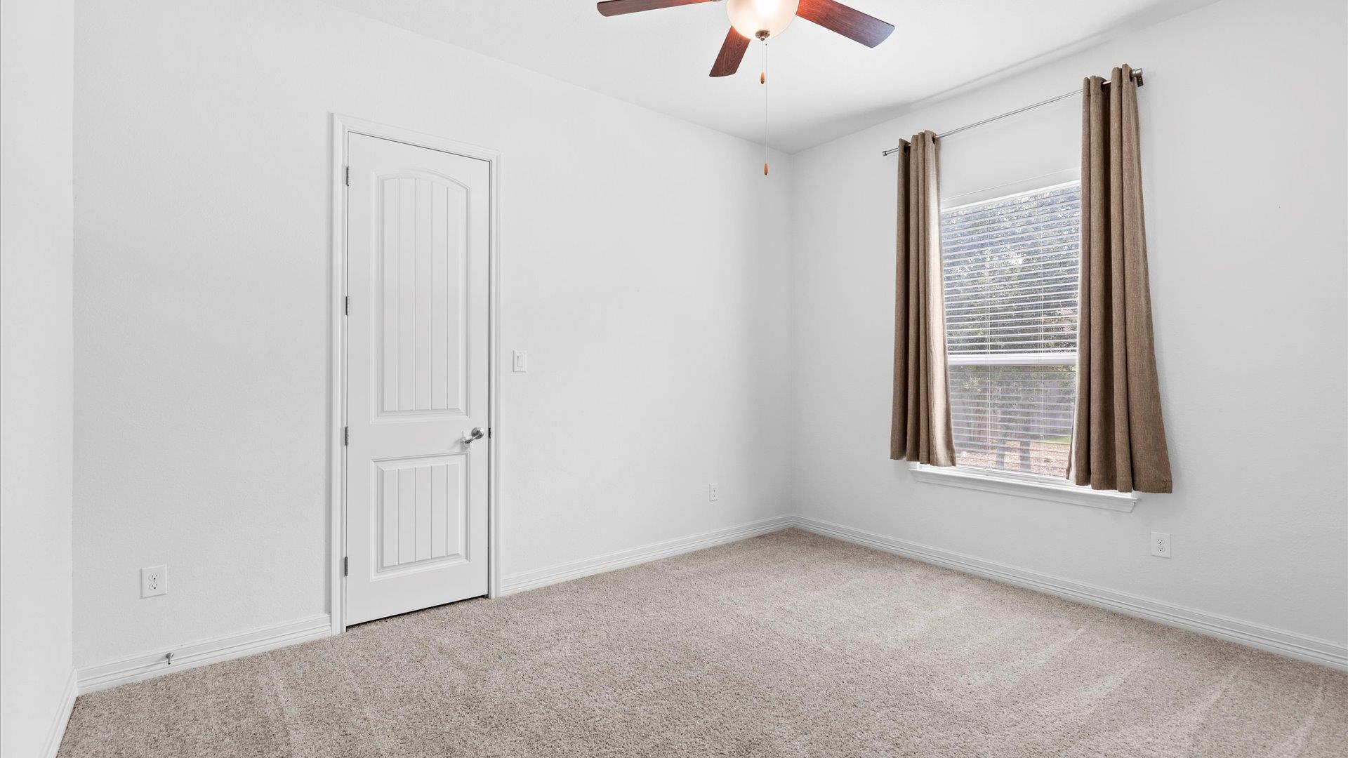 Image 26 of 39 For 2382 Geneseo Oaks