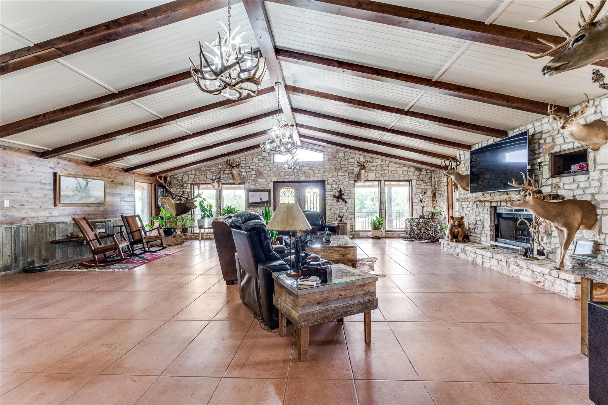Image 8 of 38 For 10745 Rosemar Ln