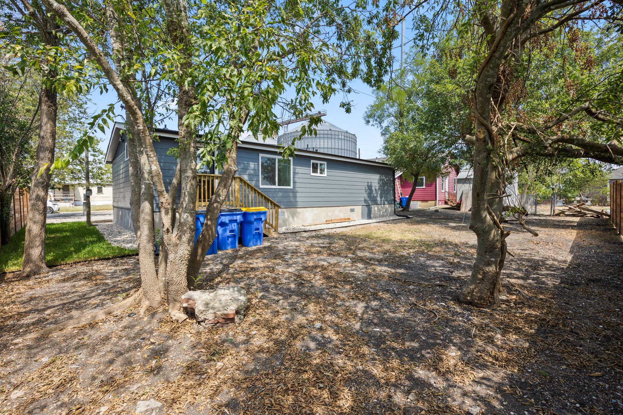 Image 19 of 19 For 404 Pecan St