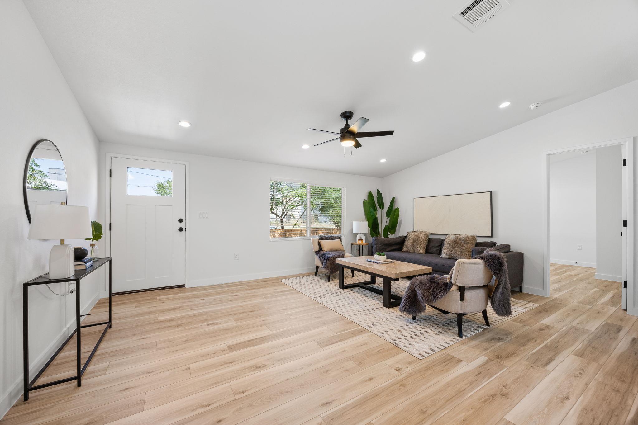 Image 4 of 19 For 404 Pecan St