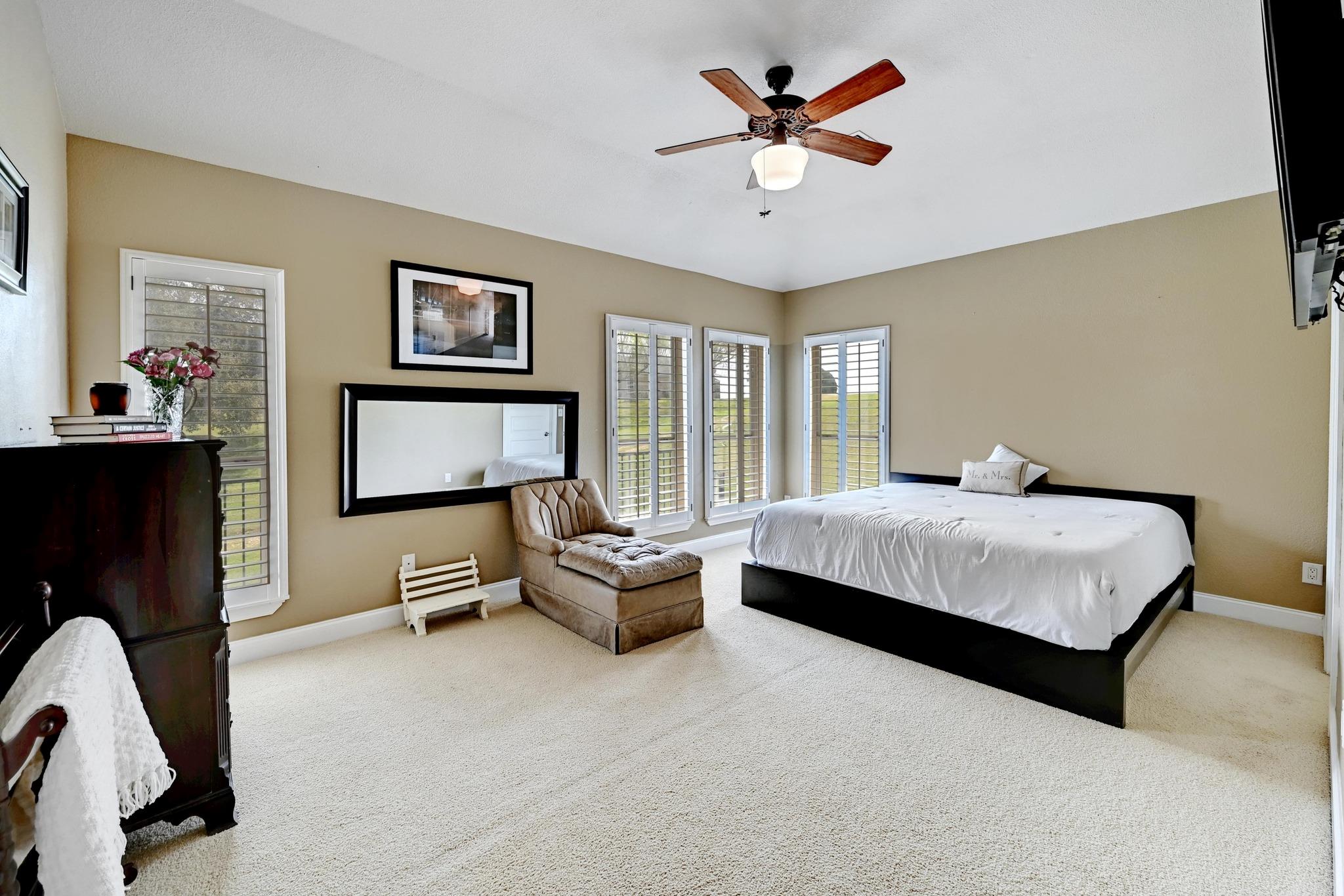 Image 16 of 39 For 398 Redbird Ln