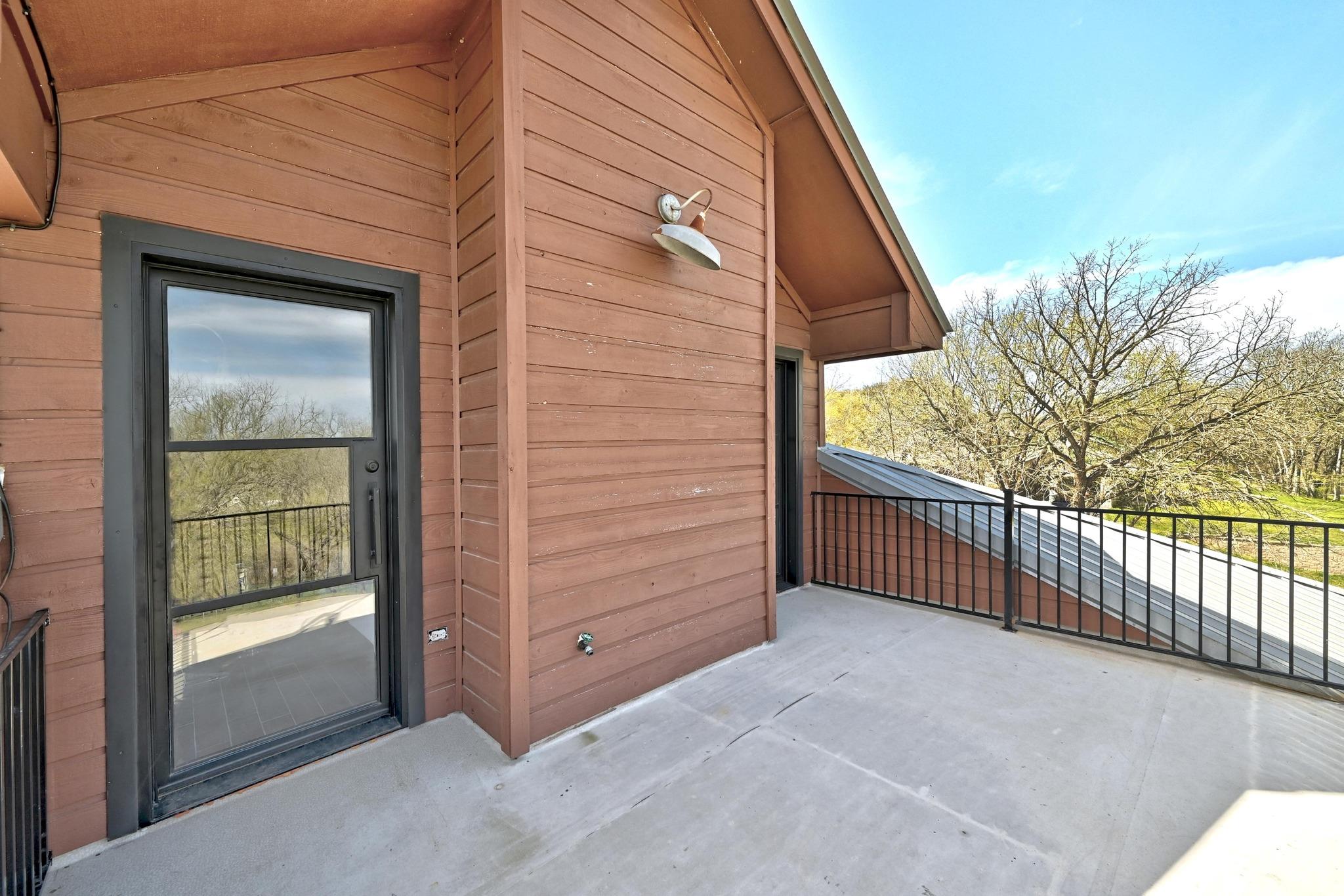 Image 26 of 39 For 398 Redbird Ln