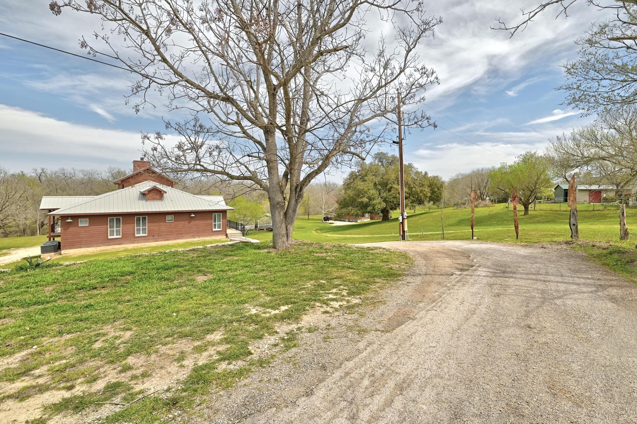 Image 33 of 39 For 398 Redbird Ln