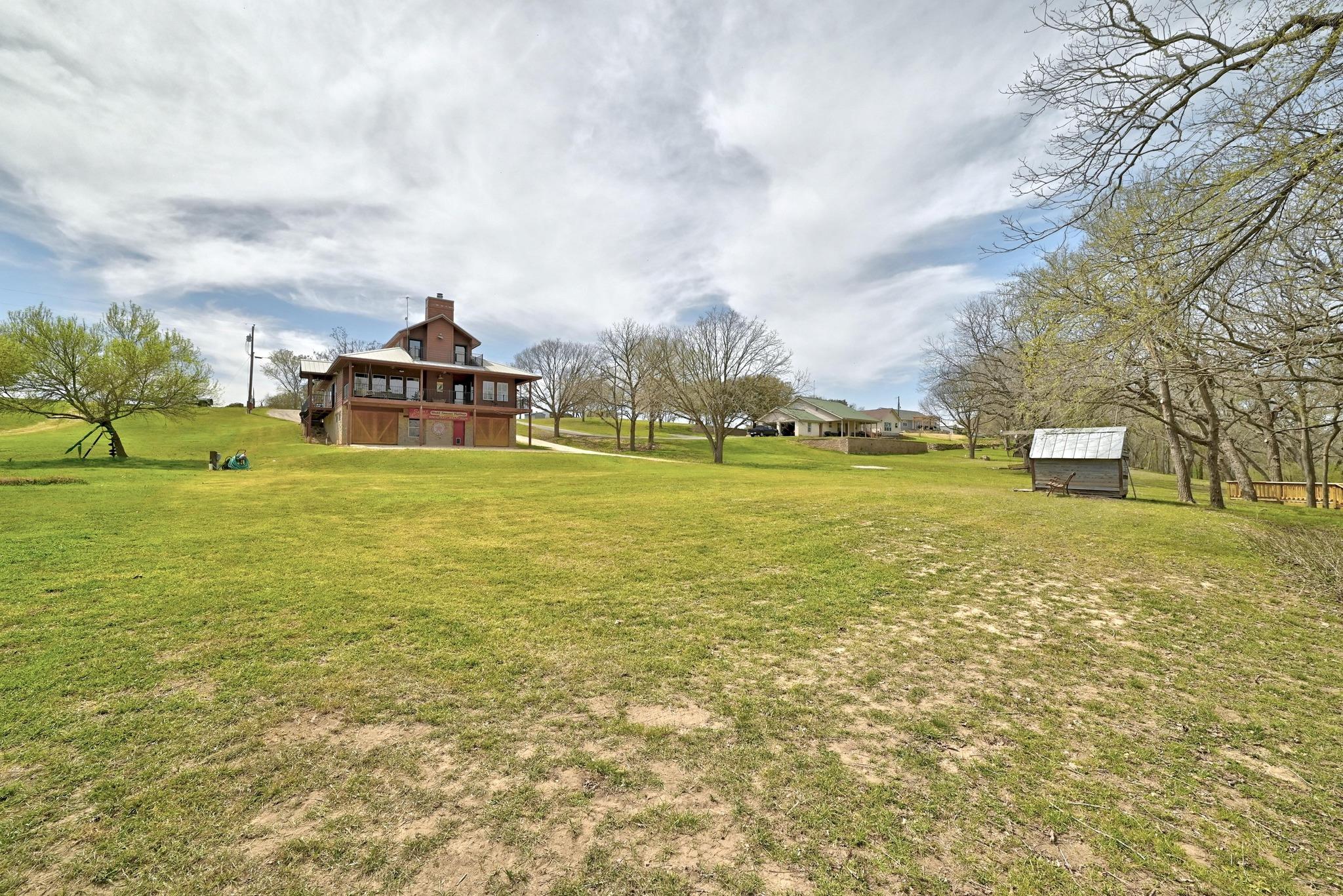 Image 34 of 39 For 398 Redbird Ln