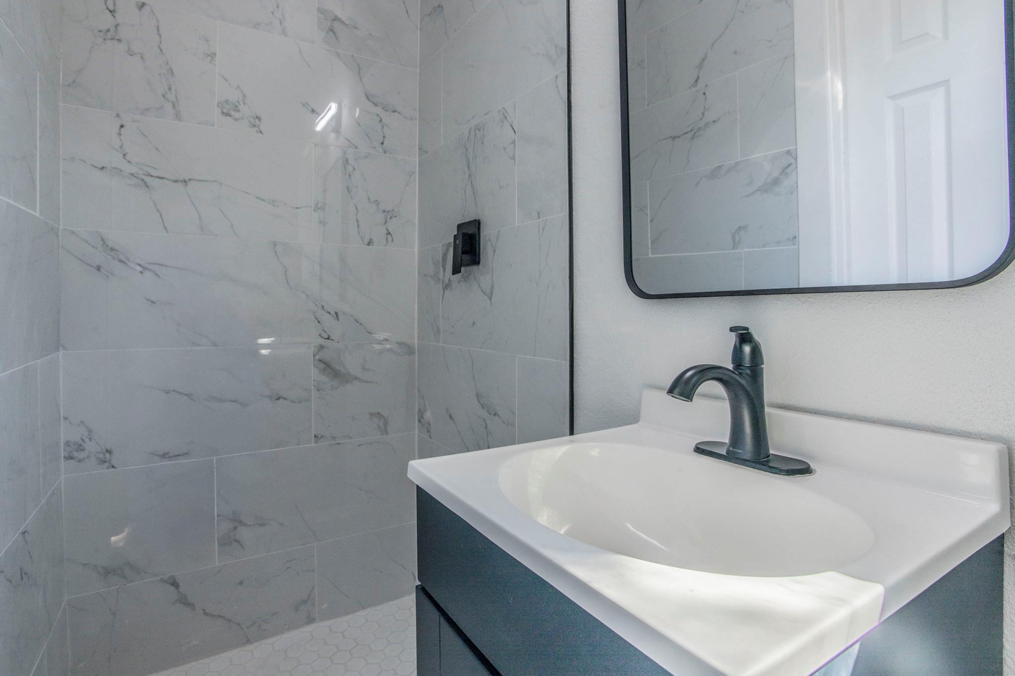 Image 11 of 15 For 2215 Elmendorf St C