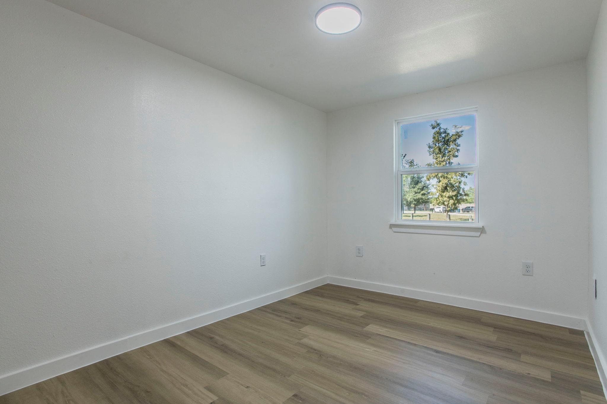 Image 9 of 15 For 2215 Elmendorf St C