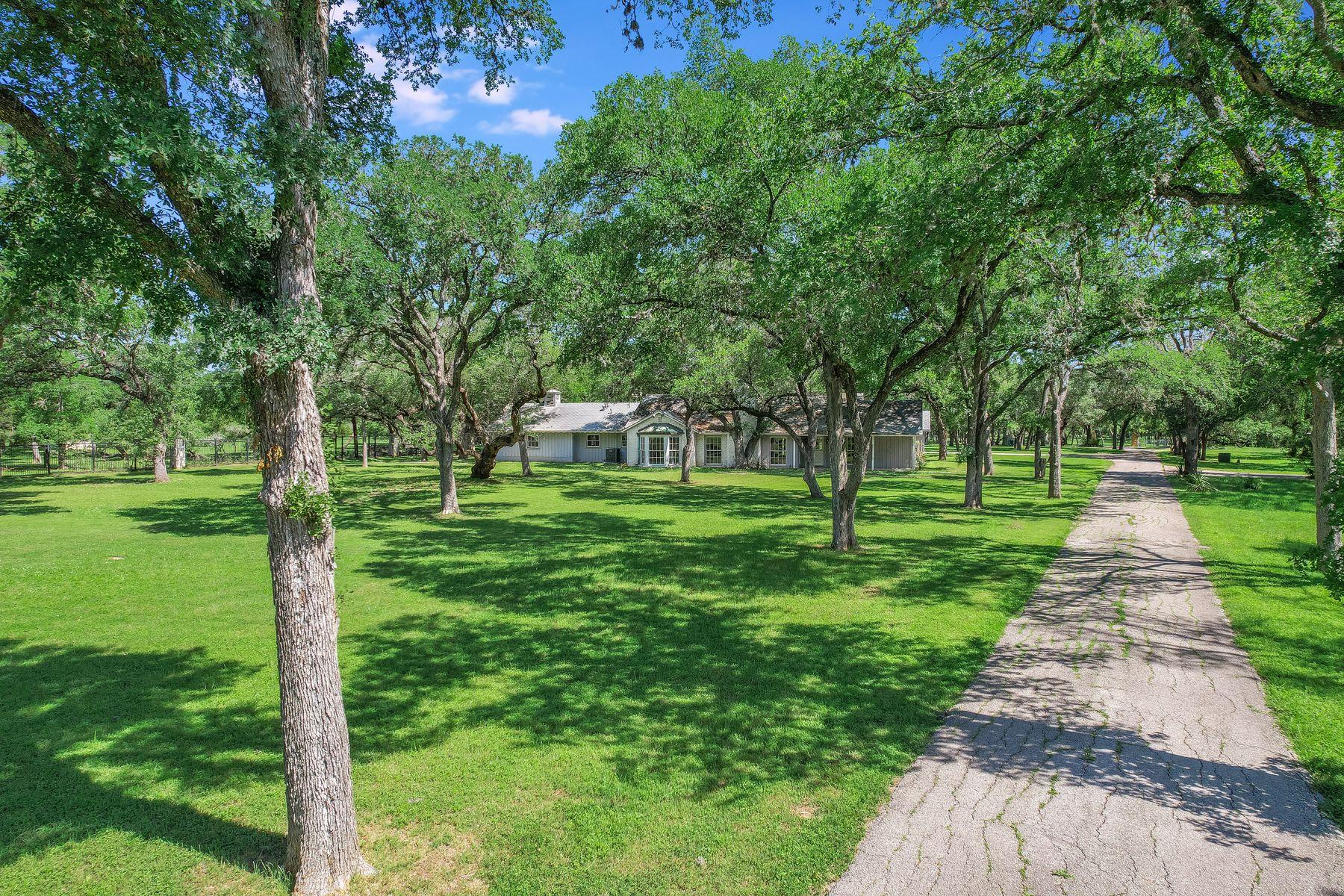 Image 5 of 15 For 780 Oakdale Dr