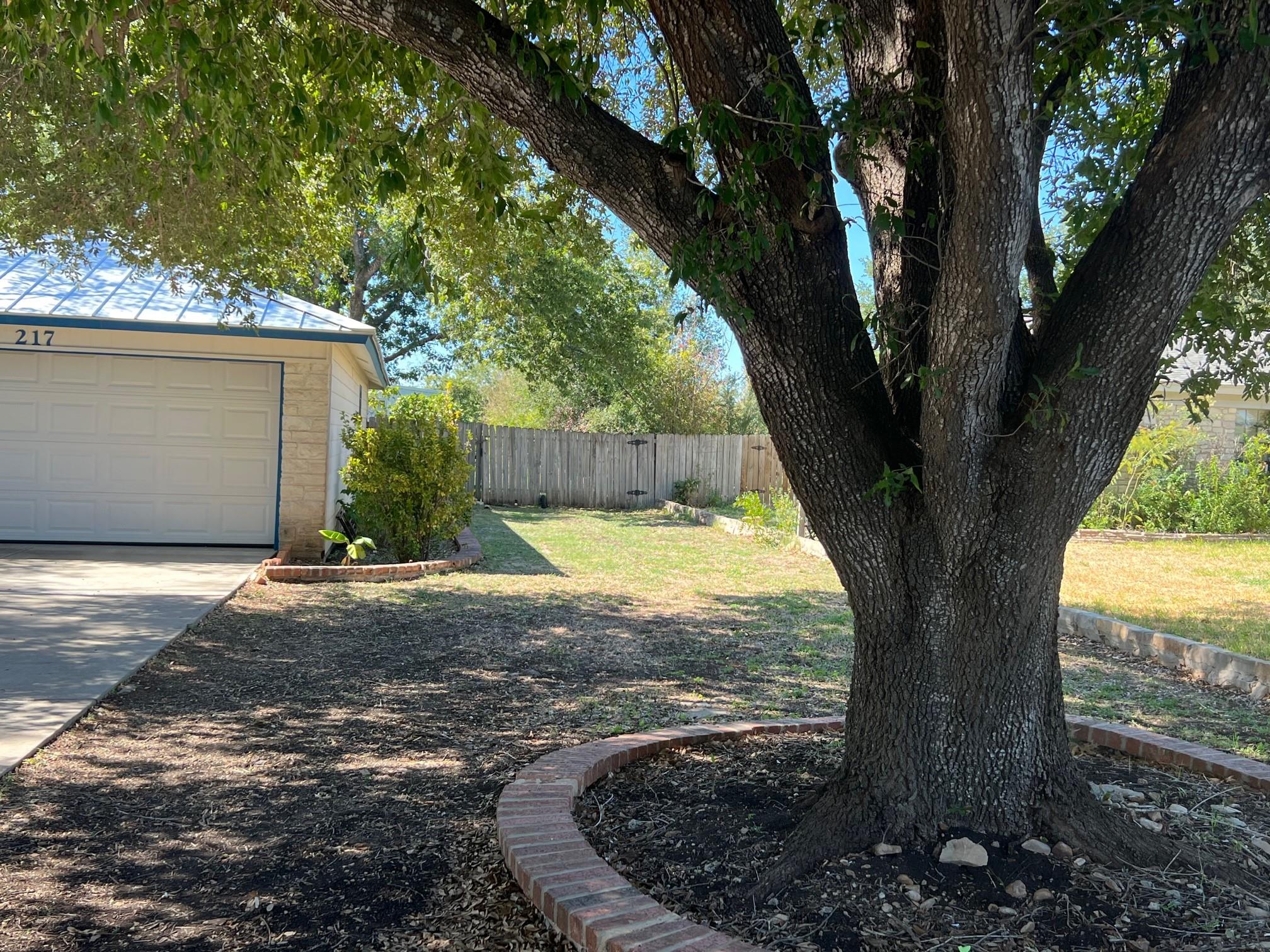 Image 13 of 26 For 217 Green Pasture Dr