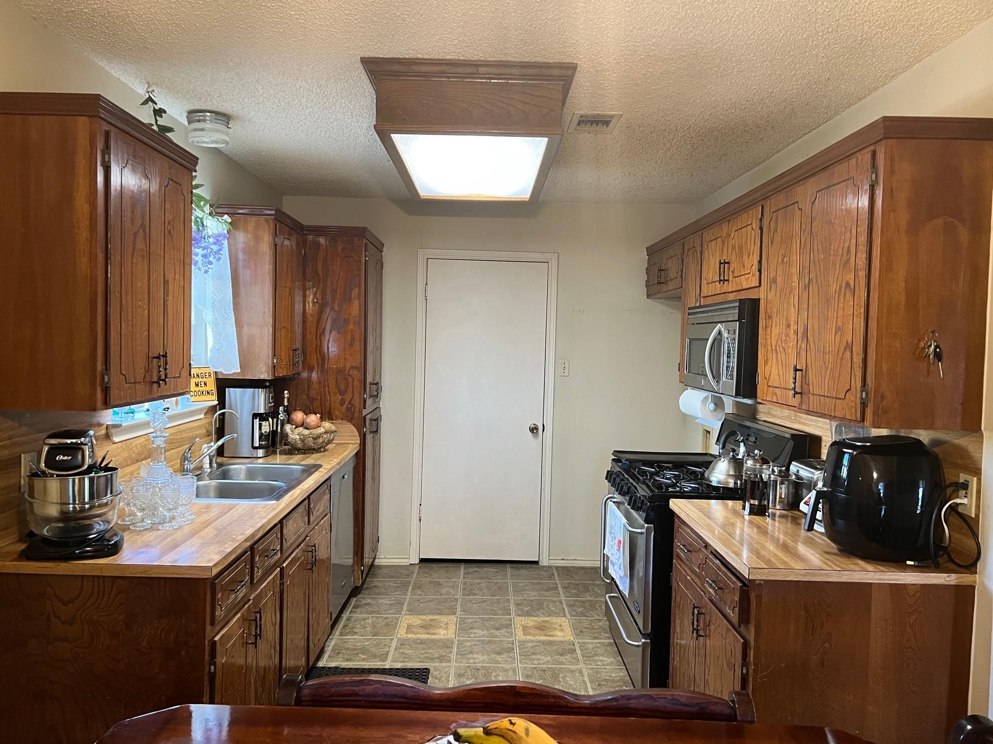 Image 2 of 26 For 217 Green Pasture Dr