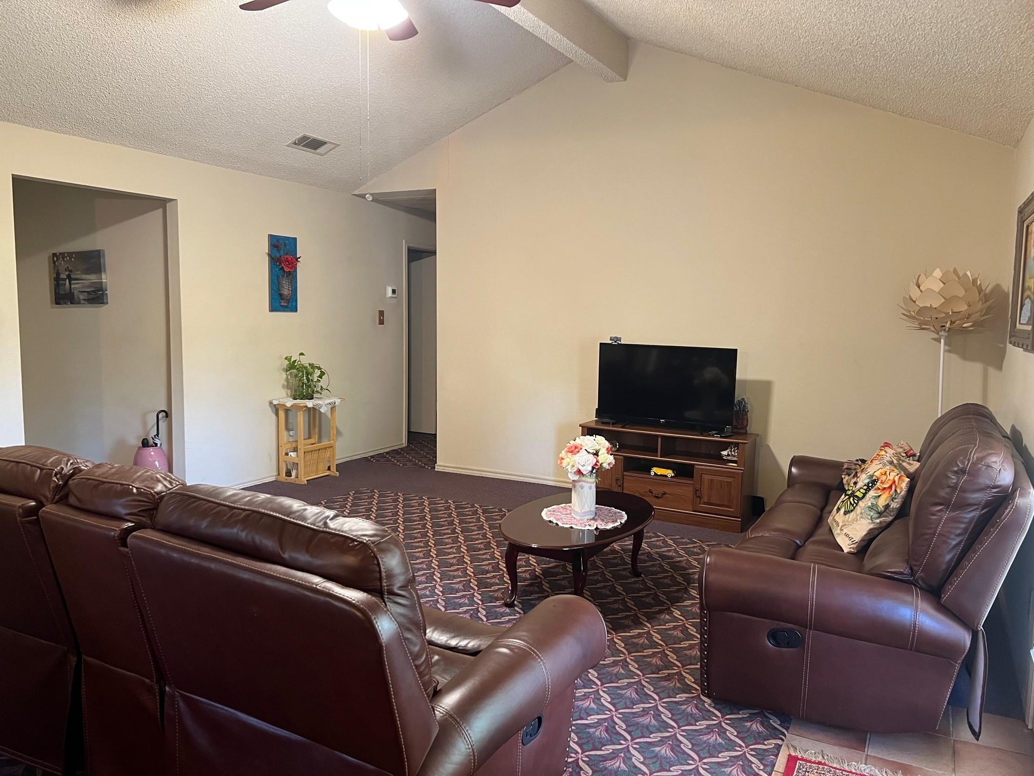 Image 4 of 26 For 217 Green Pasture Dr