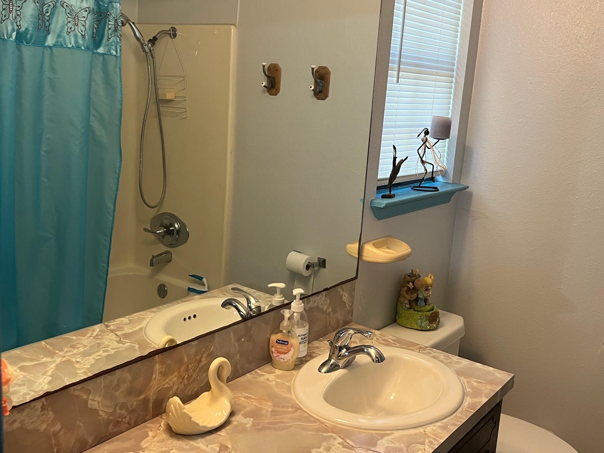 Image 5 of 26 For 217 Green Pasture Dr