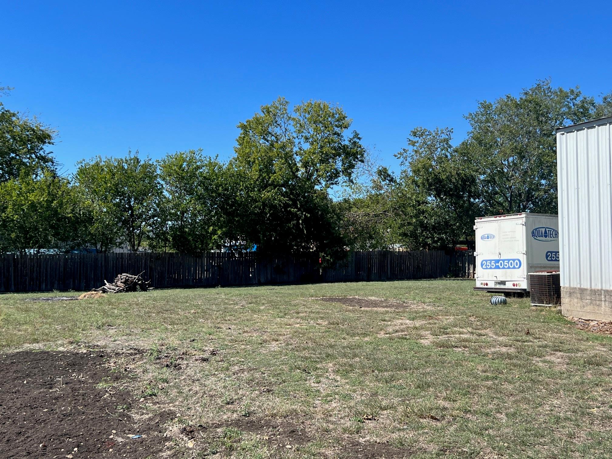 Image 7 of 26 For 217 Green Pasture Dr