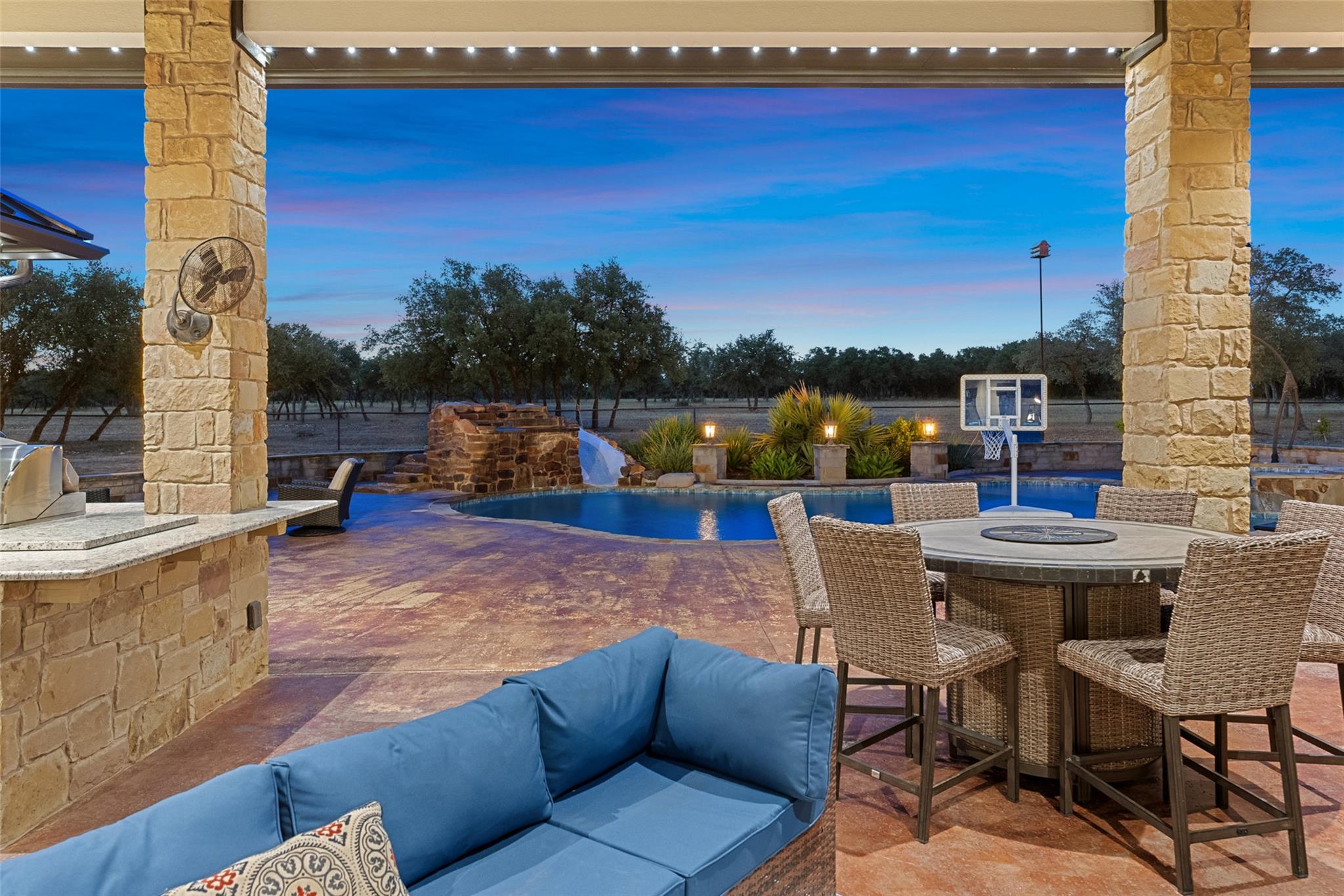 Image 10 of 40 For 2700 County Road 282 Rd