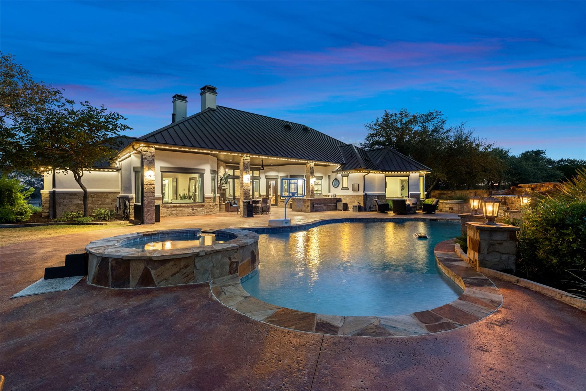 Image 11 of 40 For 2700 County Road 282 Rd