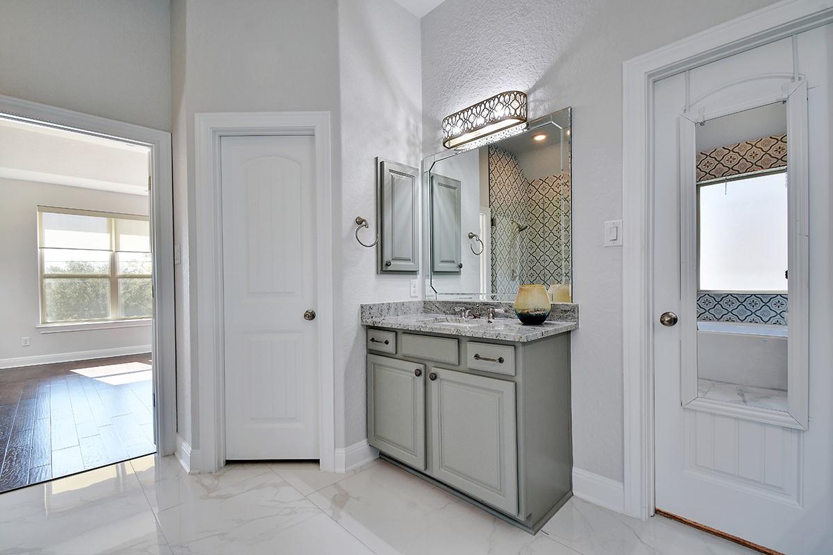 Image 28 of 40 For 930 Dulce Vis