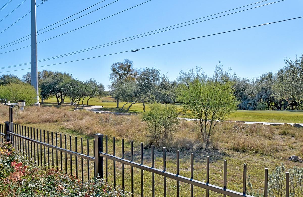 Image 37 of 40 For 930 Dulce Vis