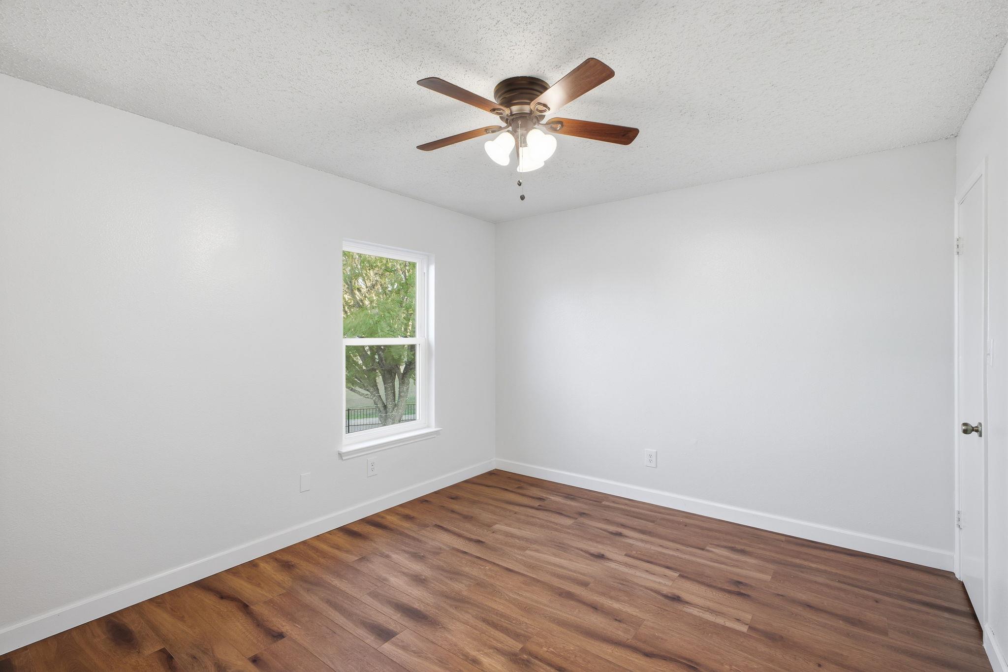 Image 17 of 36 For 4020 Grassland Ln