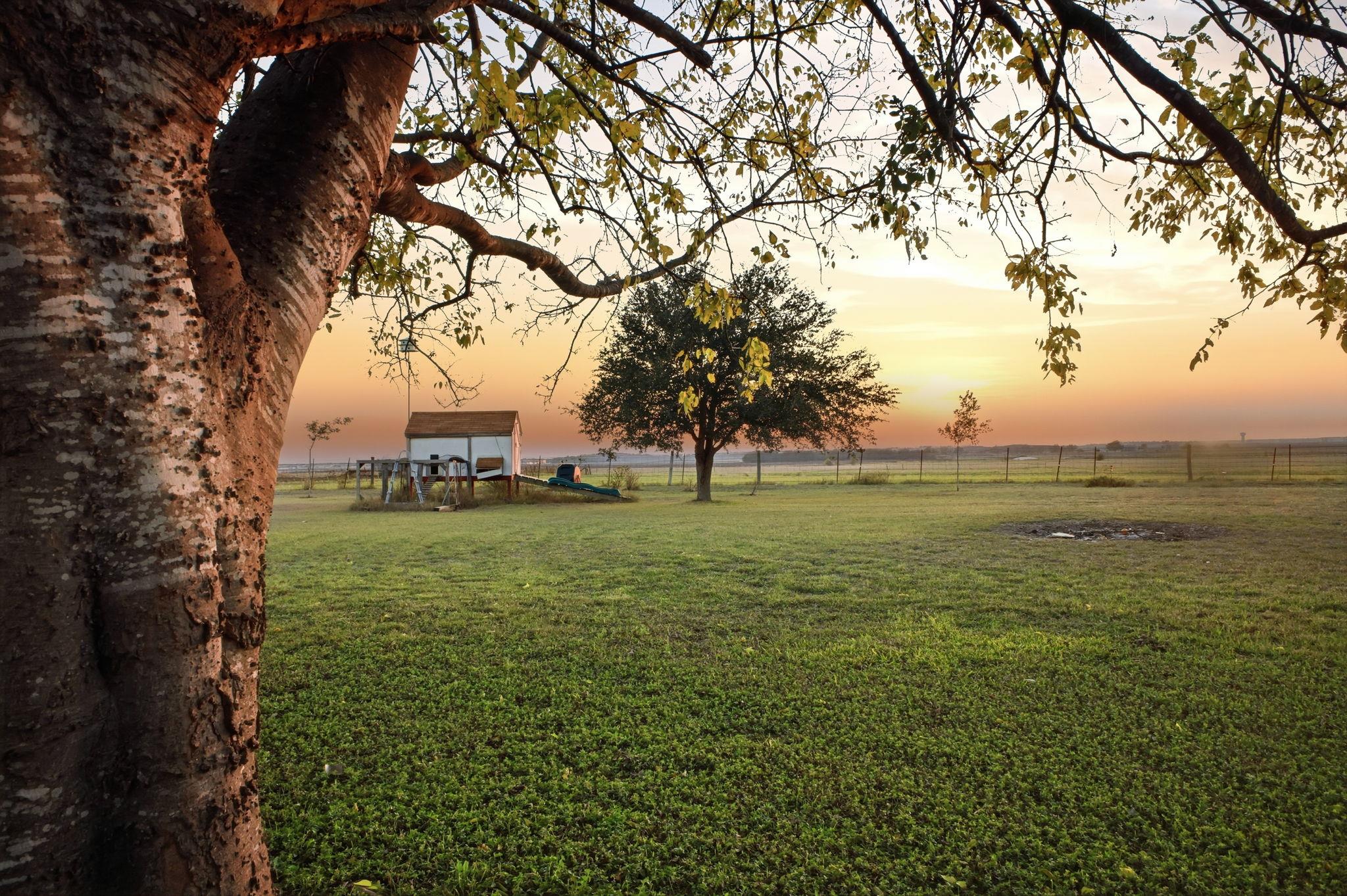 Image 25 of 36 For 4020 Grassland Ln