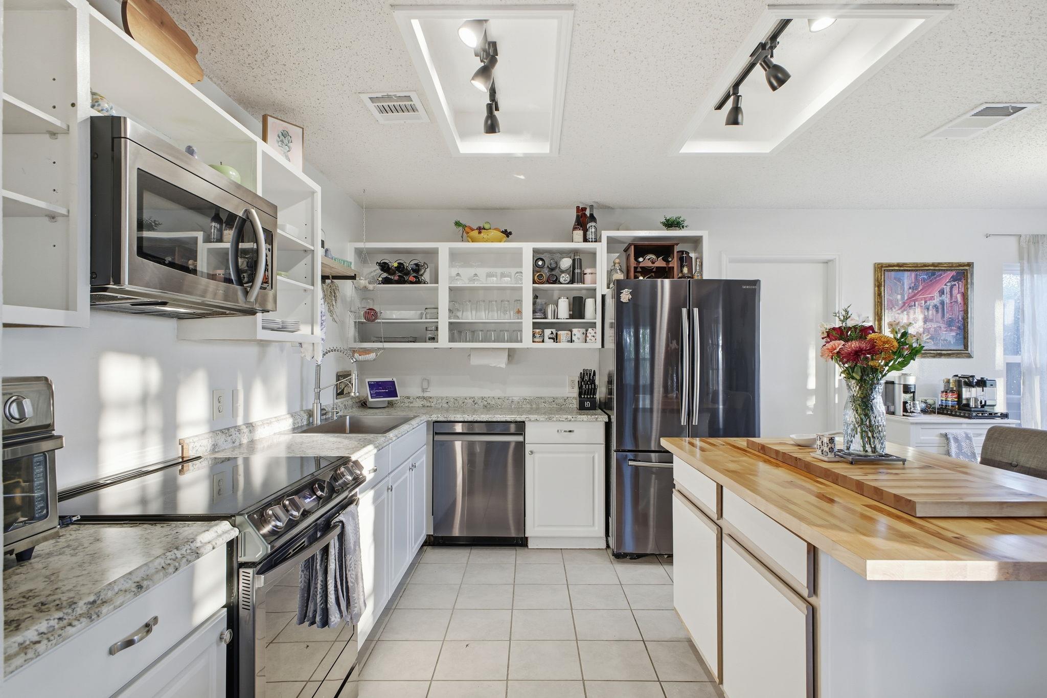 Image 6 of 36 For 4020 Grassland Ln