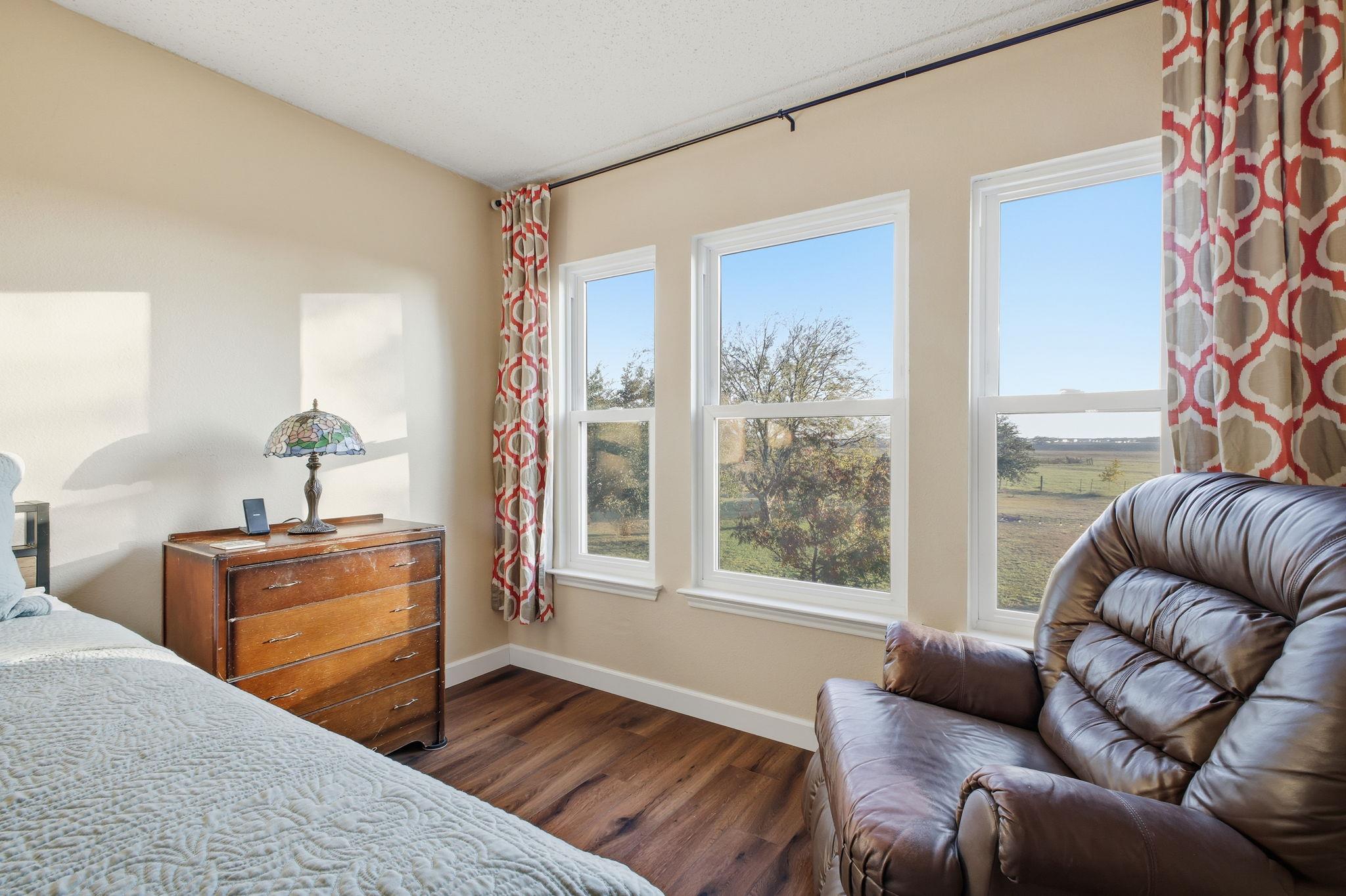 Image 9 of 36 For 4020 Grassland Ln