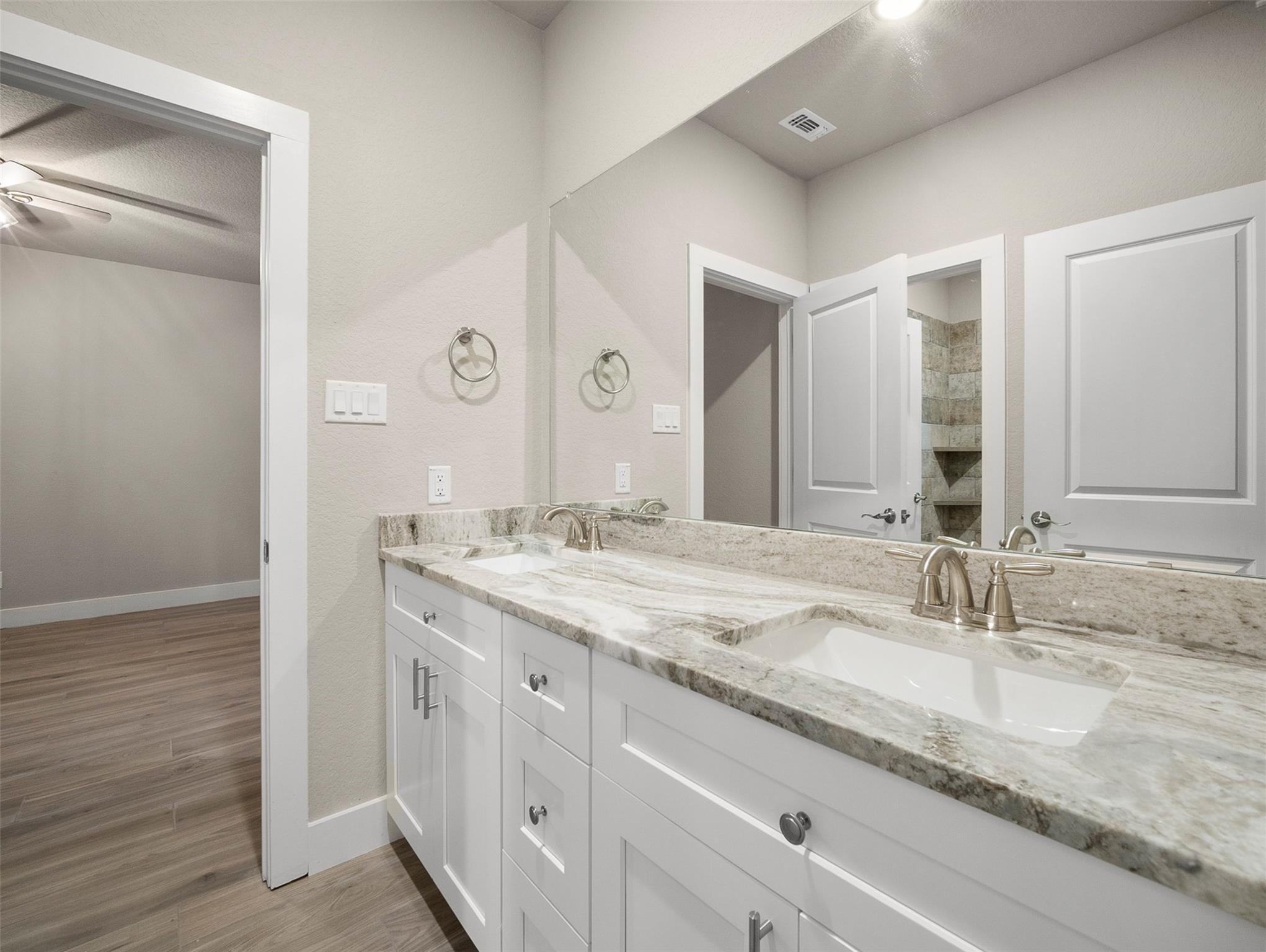 Image 17 of 35 For 5338 Howard St St