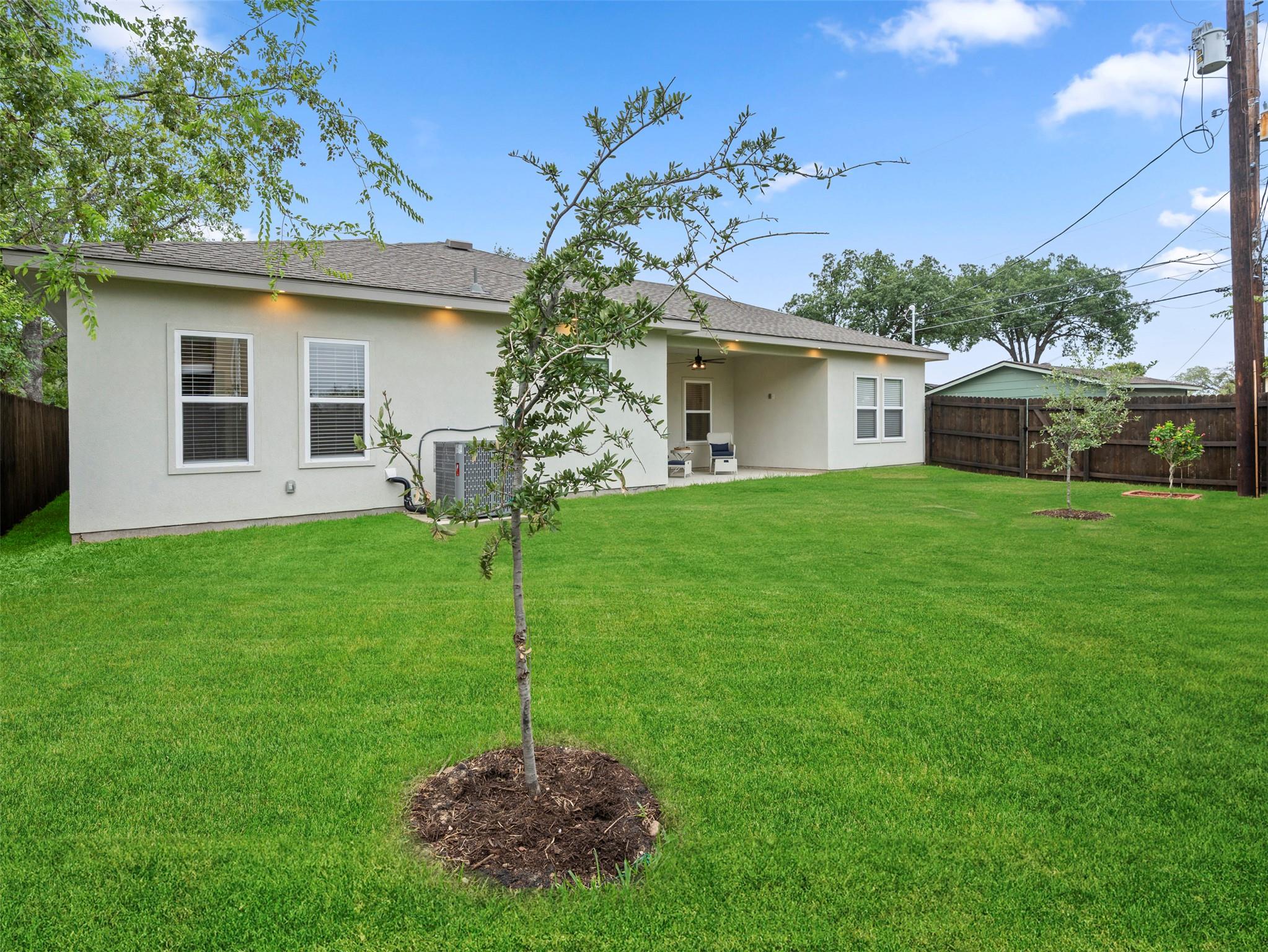 Image 30 of 35 For 5338 Howard St St