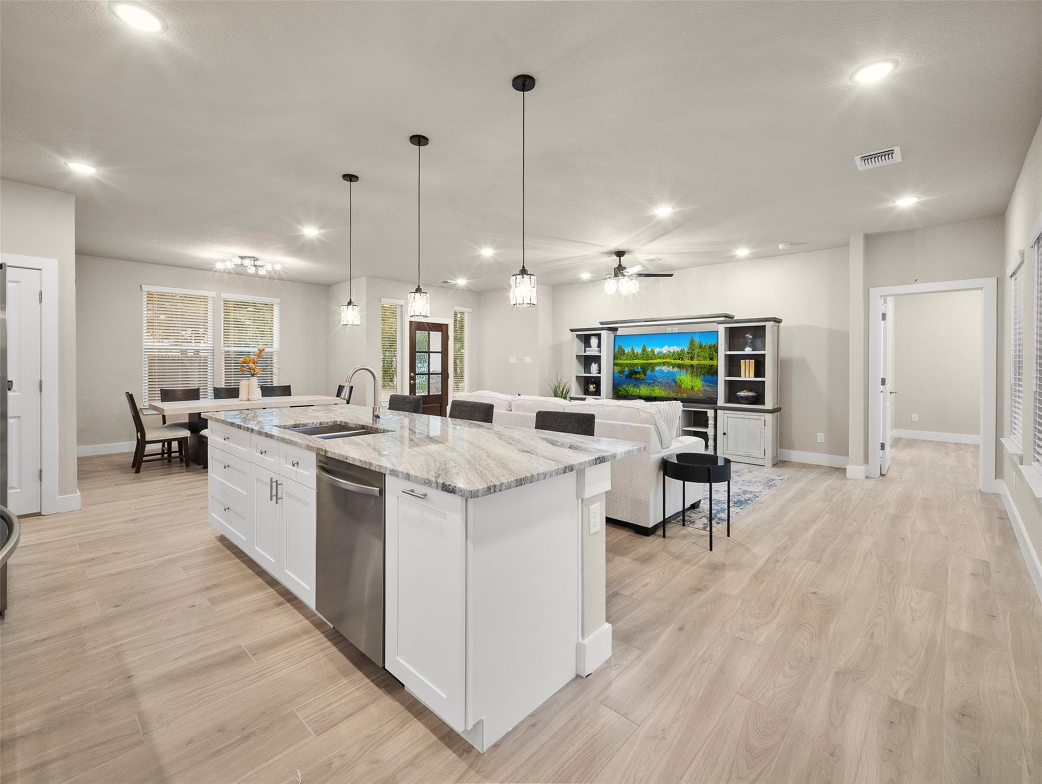 Image 6 of 35 For 5338 Howard St St