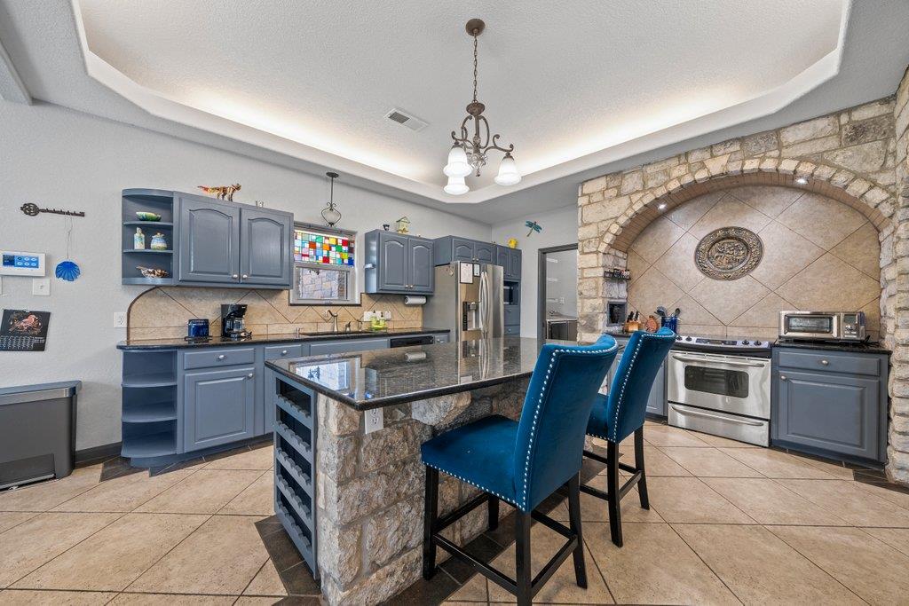 Image 10 of 40 For 209 Lakeview Cir