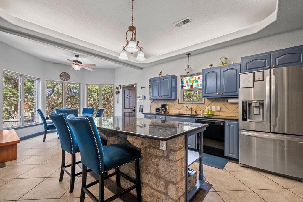 Image 11 of 40 For 209 Lakeview Cir