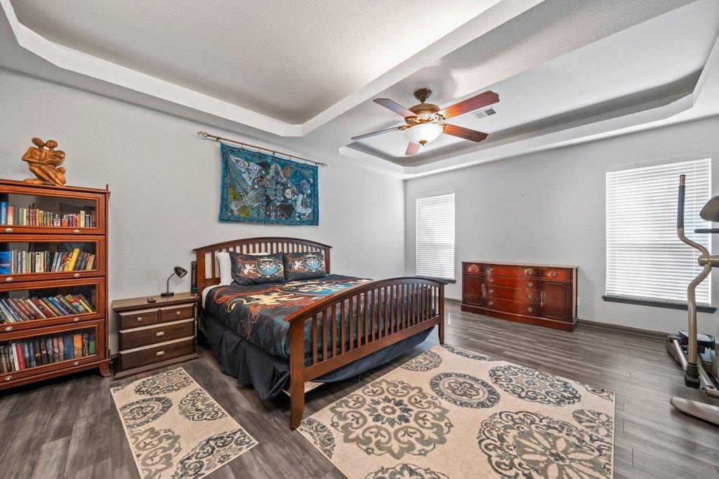Image 15 of 40 For 209 Lakeview Cir