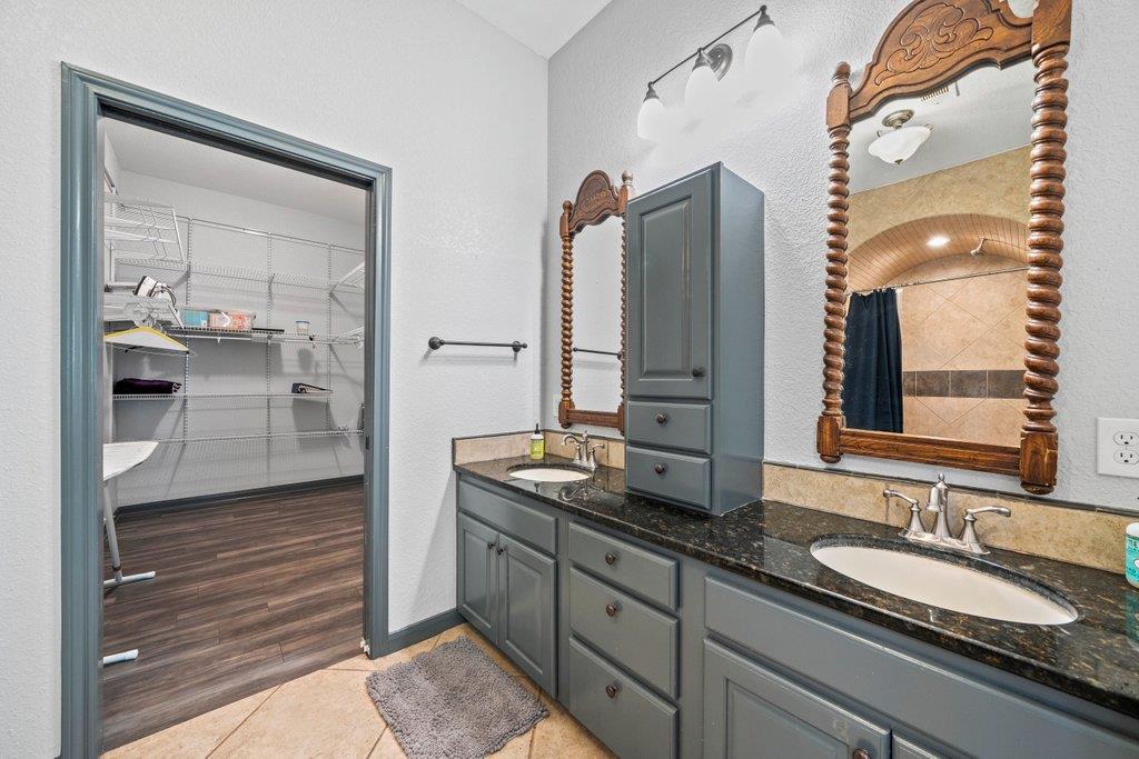 Image 18 of 40 For 209 Lakeview Cir