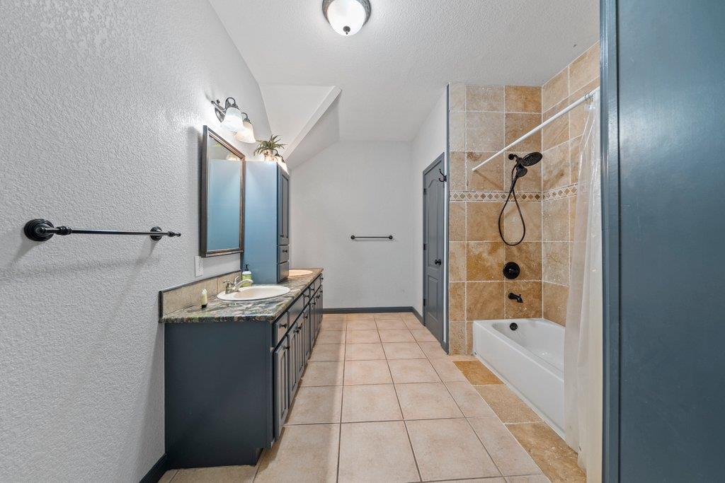 Image 22 of 40 For 209 Lakeview Cir