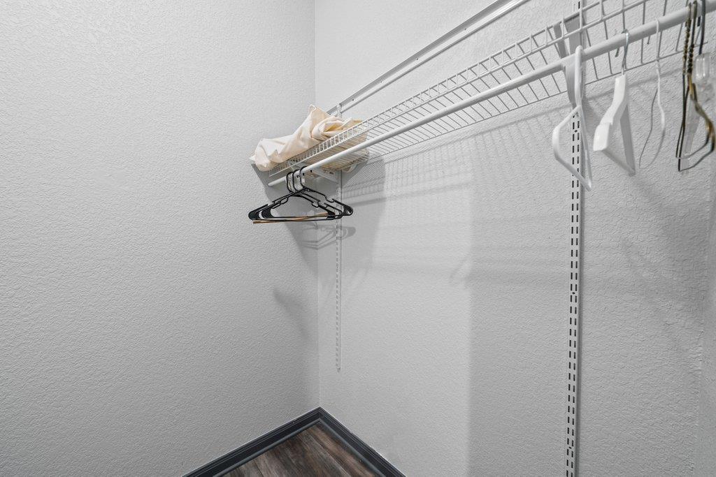 Image 25 of 40 For 209 Lakeview Cir