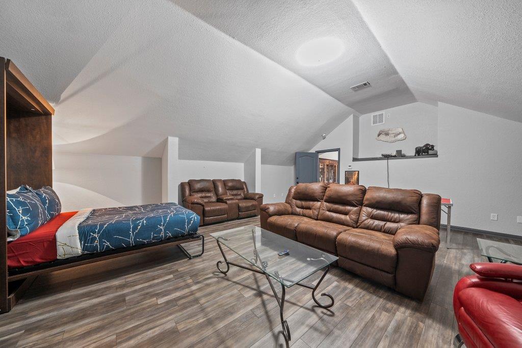 Image 27 of 40 For 209 Lakeview Cir