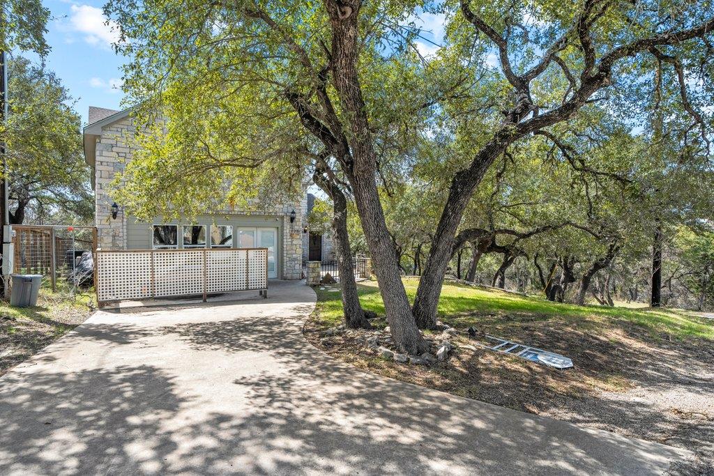 Image 32 of 40 For 209 Lakeview Cir