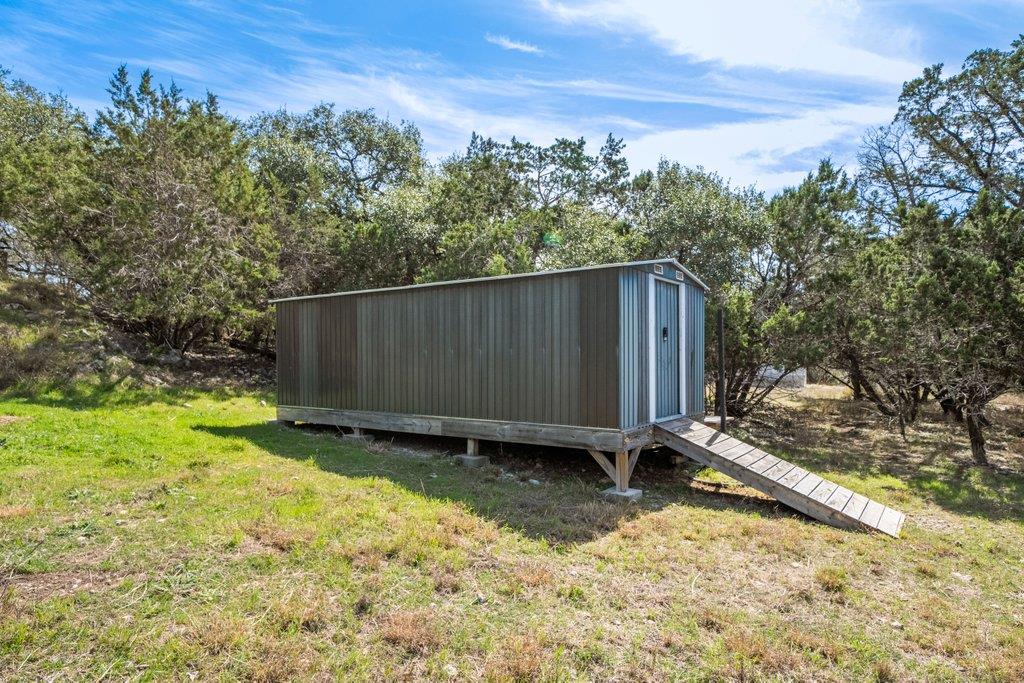 Image 34 of 40 For 209 Lakeview Cir