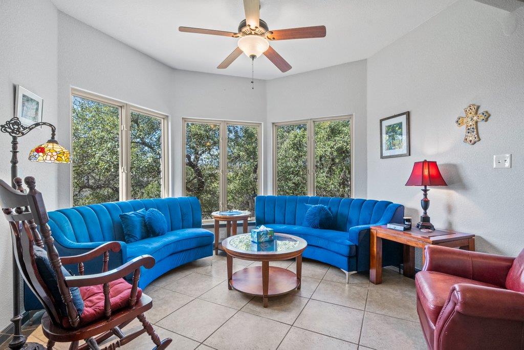 Image 6 of 40 For 209 Lakeview Cir