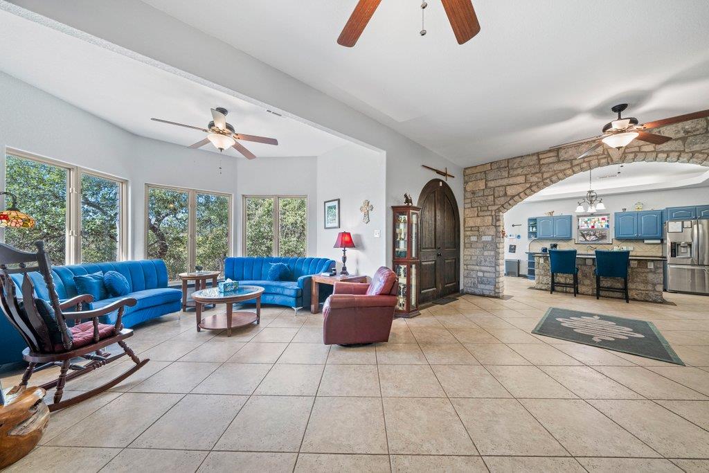 Image 7 of 40 For 209 Lakeview Cir