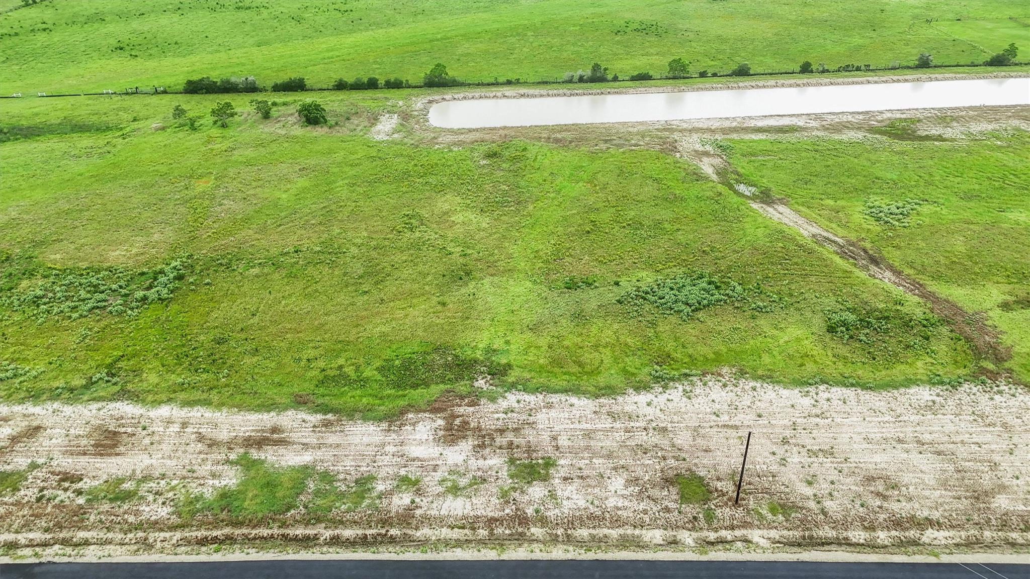 Image 3 of 9 For 1304 Saddleback Dr