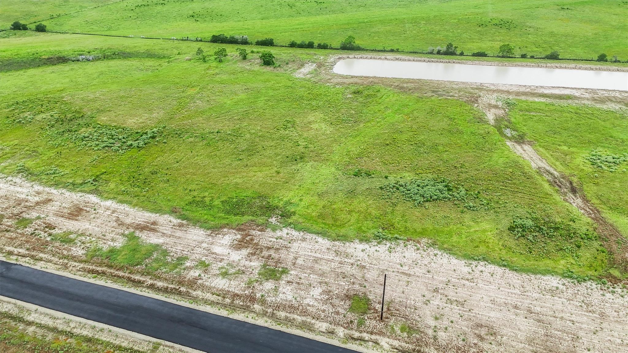 Image 4 of 9 For 1304 Saddleback Dr