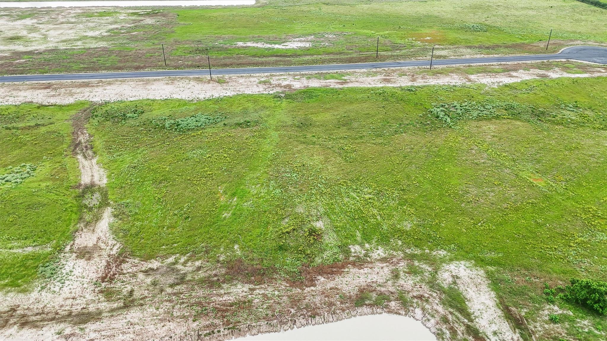 Image 7 of 9 For 1304 Saddleback Dr