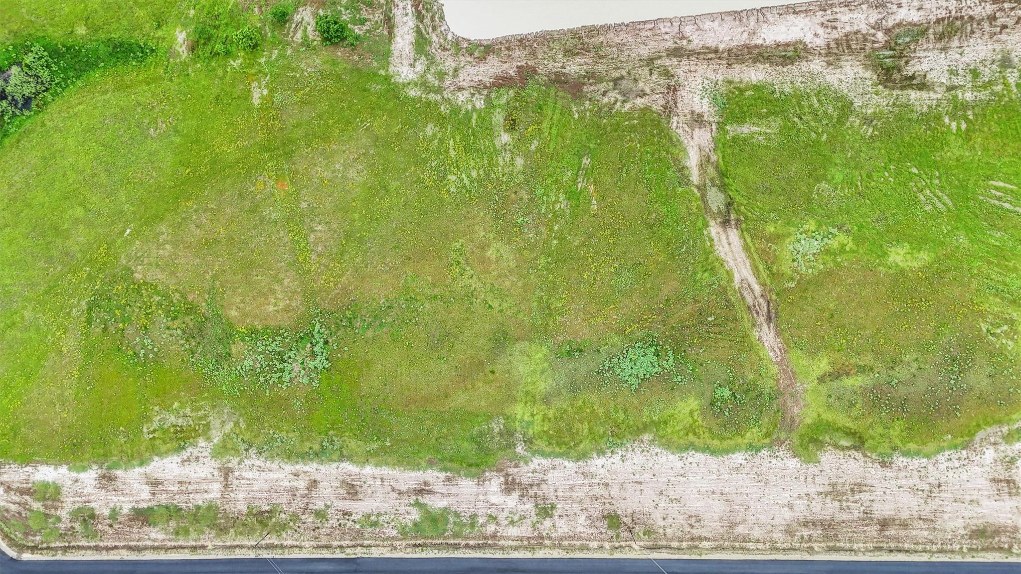 Image 8 of 9 For 1304 Saddleback Dr