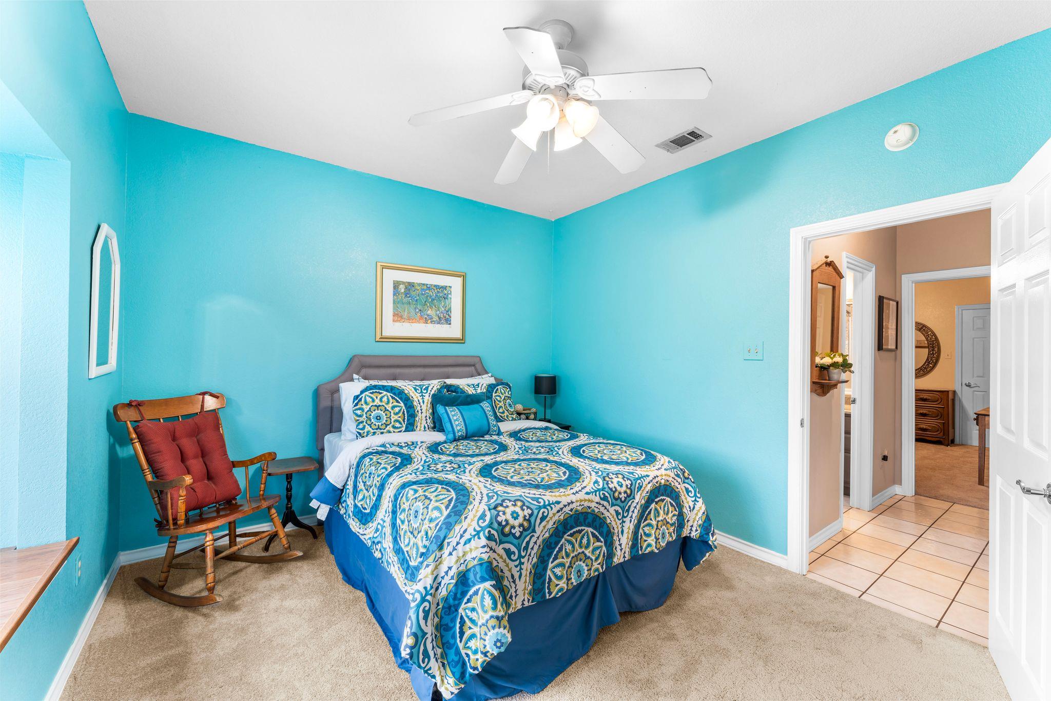 Image 33 of 40 For 221 Breakaway Rd