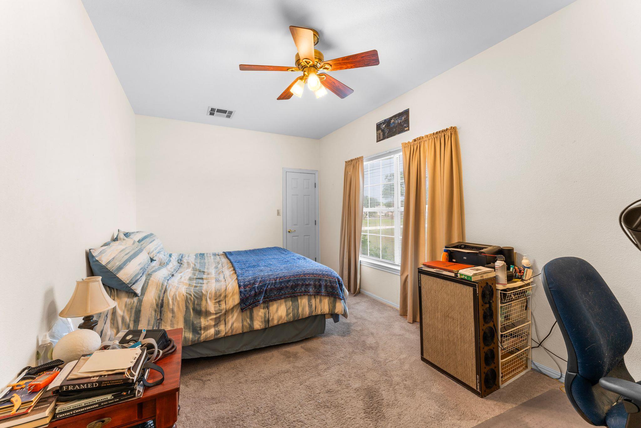 Image 36 of 40 For 221 Breakaway Rd