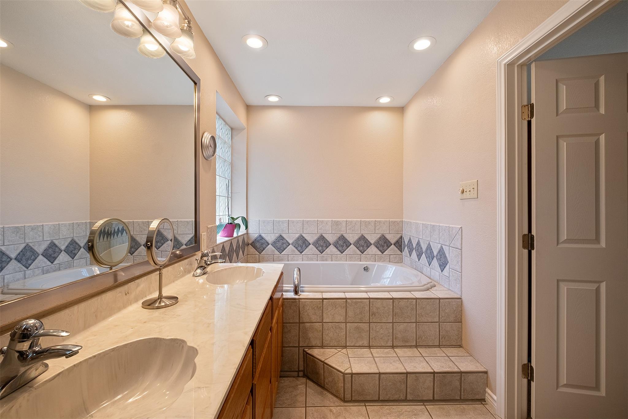 Image 12 of 38 For 280 Sunset Ter