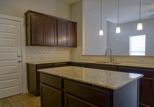 Image 6 of 15 For 2216 Avery Vlg 2214